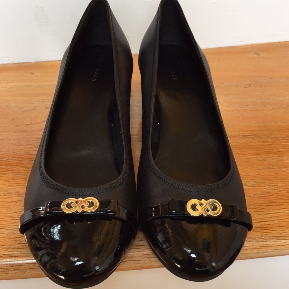 Cole Haan classic Stunning dress Logo wedge 1.5” heels
